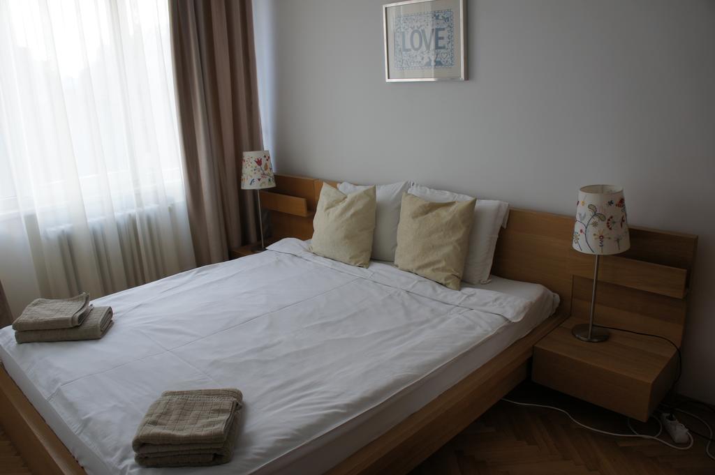 Agentia H Accommodation Bucureşti Ngoại thất bức ảnh