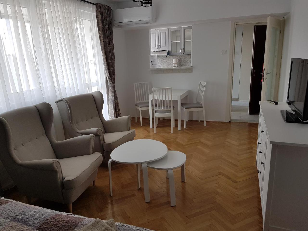 Agentia H Accommodation Bucureşti Ngoại thất bức ảnh